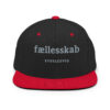 classic-snapback-black-red-front-6a13ee597494e.jpg FÆLLESSKAB. — Snapback für Zusammenhalt