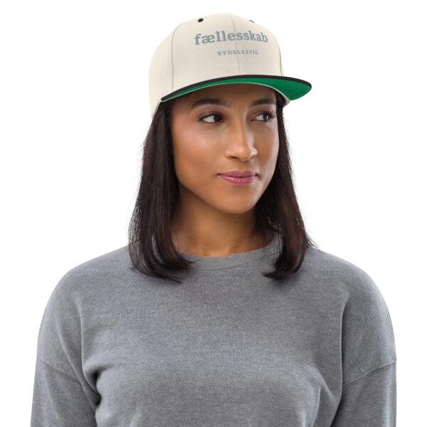 classic-snapback-natural-black-front-6a13ee5975dd9.jpg FÆLLESSKAB. — Snapback für Zusammenhalt