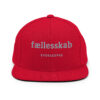 classic-snapback-red-front-6a13ee5974c96.jpg FÆLLESSKAB. — Snapback für Zusammenhalt