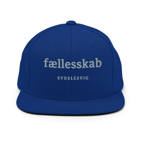 classic-snapback-royal-blue-front-6a13ee5974d05.jpg FÆLLESSKAB. — Snapback für Zusammenhalt
