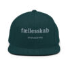 classic-snapback-spruce-front-6a13ee5974d72.jpg FÆLLESSKAB. — Snapback für Zusammenhalt