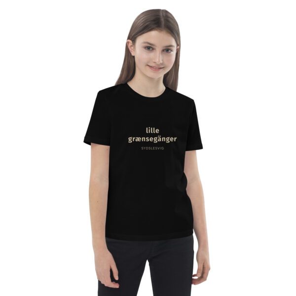 kids-organic-cotton-mini-creator-2.0-t-shirt-black-front-2-6a143306eb095.jpg Lille Grænsegænger. — Borderland Kids Tee