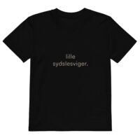 kids-organic-cotton-mini-creator-2.0-t-shirt-black-front-6a142fc533201.jpg Lille Sydslesviger. — Organic Kids Tee