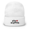 knit-beanie-white-front-6a1379c826349.jpg SYDSLESVIG. — Beanie mit Herzsymbol