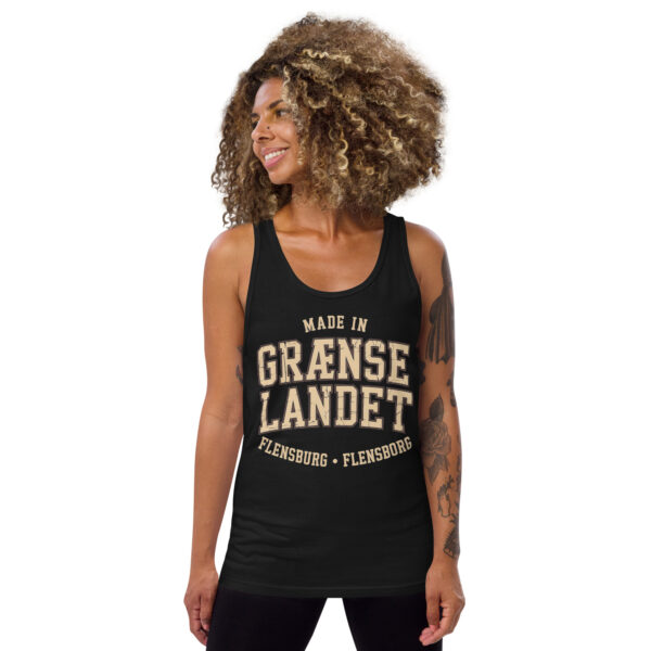 mens-staple-tank-top-black-front-6a070b29a4518.jpg Made in Grænselandet – Tank Top Flensburg/Flensborg (College-Stil)