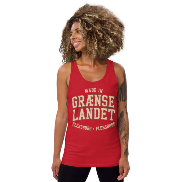 mens-staple-tank-top-red-front-6a070b29a4d4f.jpg Made in Grænselandet – Tank Top Flensburg/Flensborg (College-Stil)