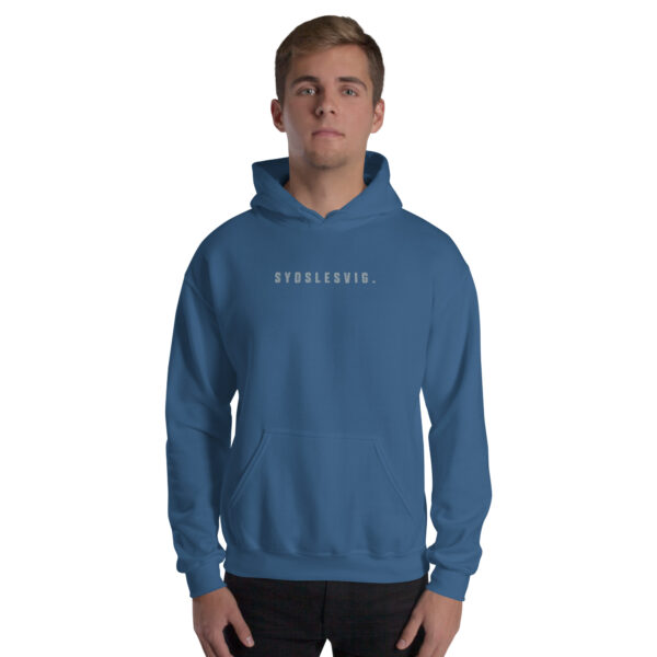 unisex-heavy-blend-hoodie-indigo-blue-front-6a134a238eaf9.jpg SYDSLESVIG. — Hoodie für Küste & kalte Abende