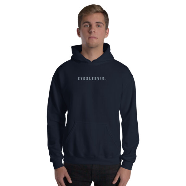 unisex-heavy-blend-hoodie-navy-front-6a134a238ec80.jpg SYDSLESVIG. — Hoodie für Küste & kalte Abende