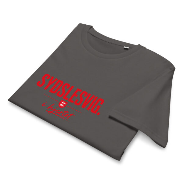 unisex-organic-mid-light-crafter-t-shirt-anthracite-front-6a1365b3557c0.jpg Sydslesvig i mit hjerte. — Iconic Logo Tee