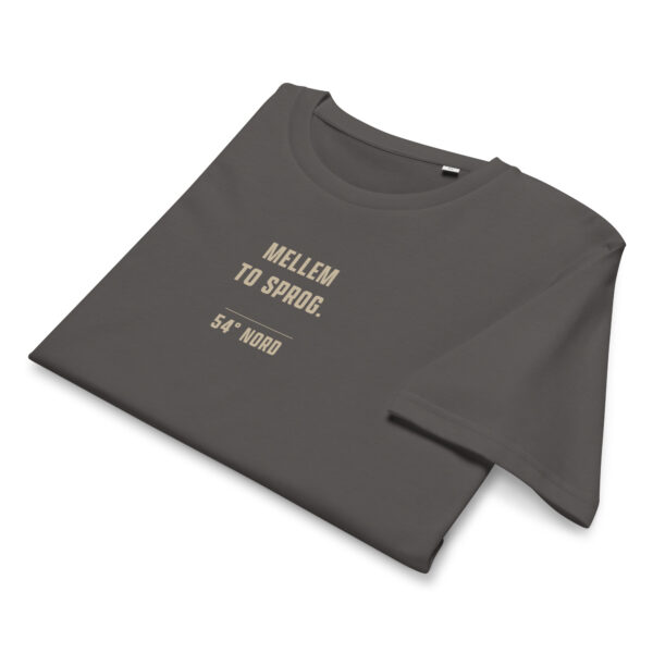 Mellem to sprog. 54 Grad. — Borderland Tee