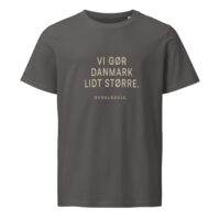 unisex-organic-mid-light-crafter-t-shirt-anthracite-front-6a13761e5d8d7.jpg Vi gør Danmark lidt større. — Sydslesvig Tee