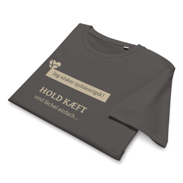 unisex-organic-mid-light-crafter-t-shirt-anthracite-front-6a138e521de44.jpg Hold kæft und lächel einfach. — Borderland Mood Tee