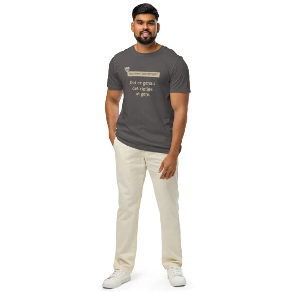 unisex-organic-mid-light-crafter-t-shirt-anthracite-front-6a13916bd0dad.jpg Det er genau det rigtige at gøre. — Borderland Tee