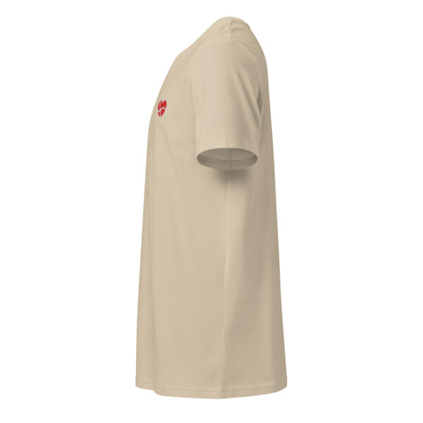 Herzstück. — Besticktes Bio-Shirt aus Sydslesvig