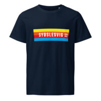 unisex-organic-mid-light-crafter-t-shirt-french-navy-front-6a1364709ae3e.jpg SYDSLESVIG. — Banner Tee mit Löwen & Minderheitenfarben