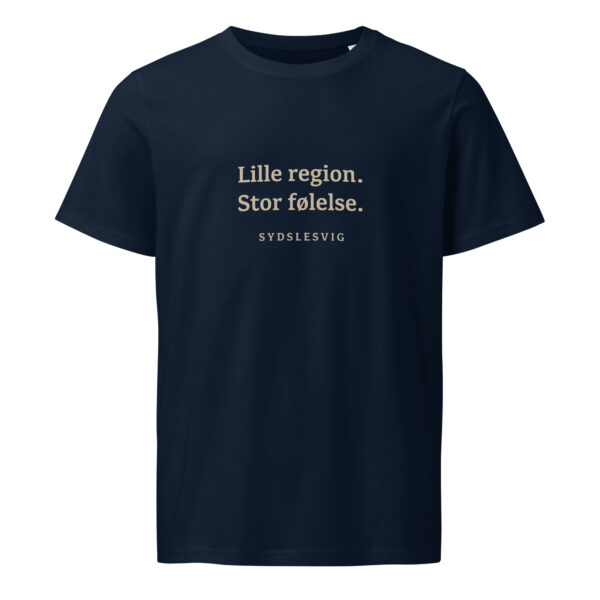 unisex-organic-mid-light-crafter-t-shirt-french-navy-front-6a13857613ef6.jpg Lille region. Stor følelse. — Borderland Tee