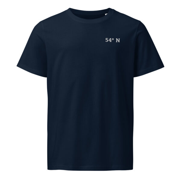 unisex-organic-mid-light-crafter-t-shirt-french-navy-front-6a1387be1be69.jpg 54° N. — Besticktes Küstenshirt