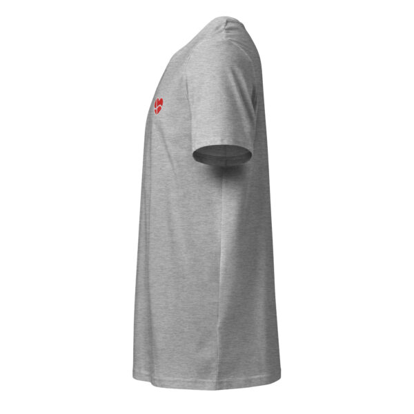 Herzstück. — Besticktes Bio-Shirt aus Sydslesvig