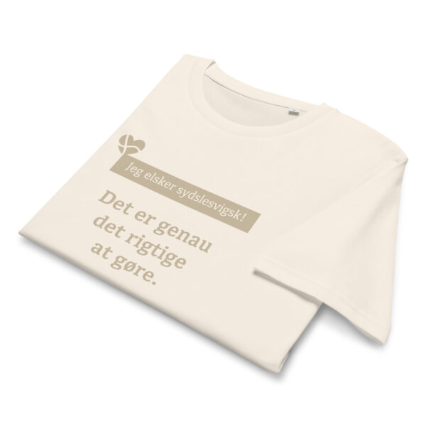 unisex-organic-mid-light-crafter-t-shirt-vintage-white-front-6a13916bd06bf.jpg Det er genau det rigtige at gøre. — Borderland Tee