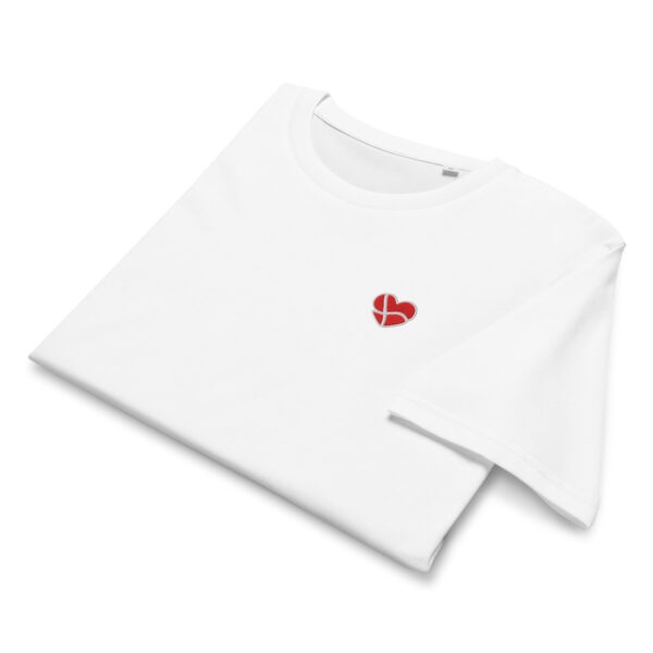 Herzstück. — Besticktes Bio-Shirt aus Sydslesvig