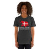 unisex-staple-t-shirt-dark-grey-heather-front-6a0703b49d2eb.jpg Vi gør Danmark lidt større – Sydslesvig T-Shirt