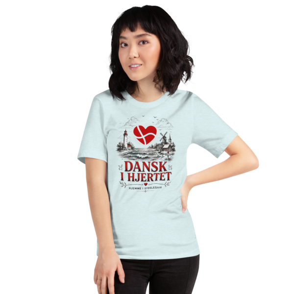 unisex-staple-t-shirt-heather-ice-blue-front-6a06bcc5cf89c.png Dansk i hjertet – T-Shirt Sydslesvig