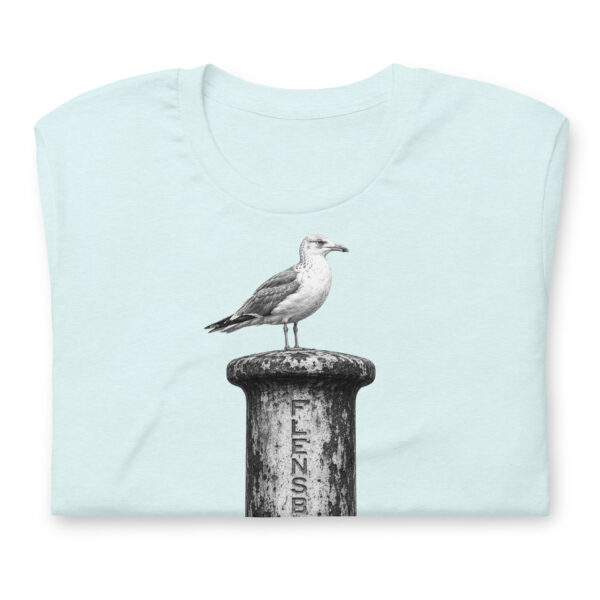 unisex-staple-t-shirt-heather-ice-blue-front-6a072ce996569.jpg Möwe auf dem Flensborg-Poller – T-Shirt