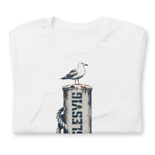 unisex-staple-t-shirt-solid-white-blend-front-6a083c2224347.jpg Möwe auf dem Sydslesvig-Poller – T-Shirt