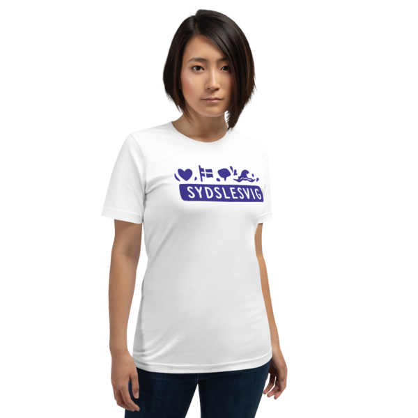 unisex-staple-t-shirt-white-front-6a06dc7d736aa.png Sydslesvig in vier Symbolen – T-Shirt