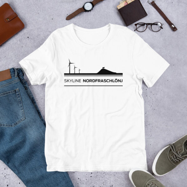 unisex-staple-t-shirt-white-front-6a06f8e8939e2.jpg Skyline Nordfraschlönj – T-Shirt Nordfriesland