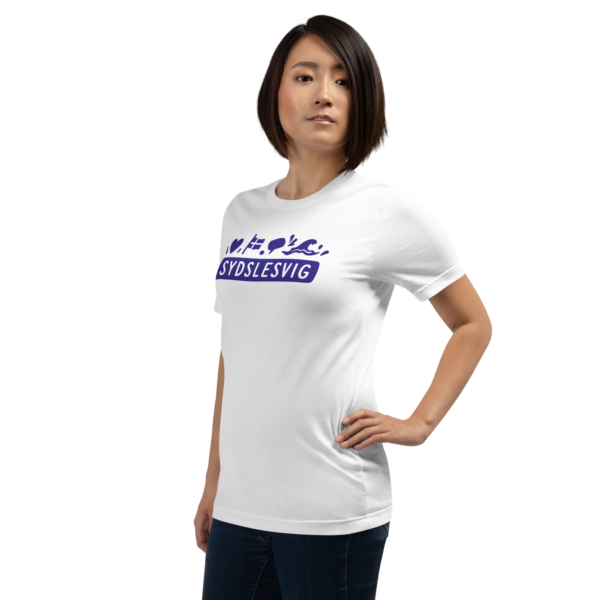 unisex-staple-t-shirt-white-left-front-6a06dc7d77843.png Sydslesvig in vier Symbolen – T-Shirt