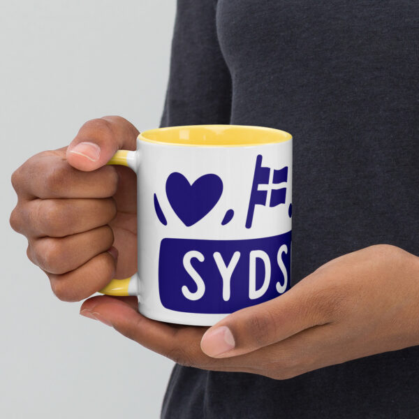 white-ceramic-mug-with-color-inside-yellow-11-oz-left-6a06ea0f675ea.jpg Sydslesvig in vier Symbolen – Keramiktasse