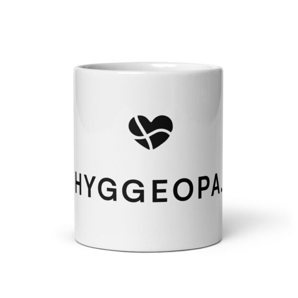 white-glossy-mug-white-11-oz-front-view-6a13d61a09b5a.jpg Hyggeopa. — Becher für ruhige Morgenstunden