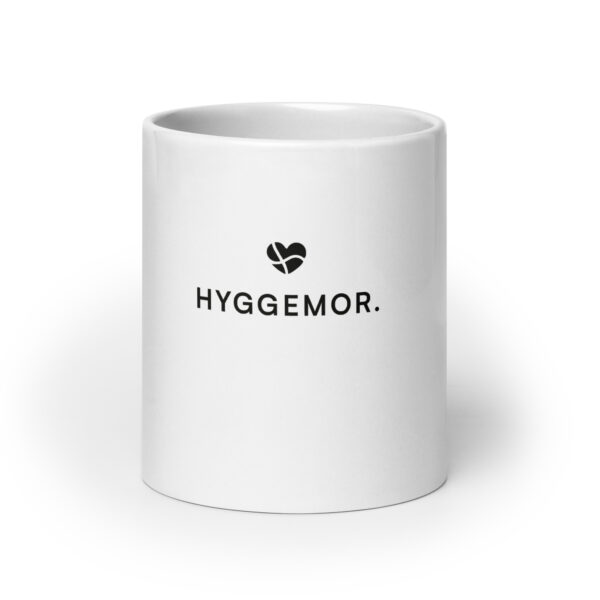 white-glossy-mug-white-20-oz-front-view-6a13d4dce37f1.jpg Hyggemor. — Lieblingsbecher für Küstentage