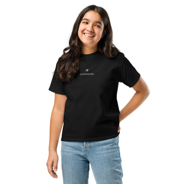 youth-classic-tee-black-front-6a1434acc3a48.jpg Hyggebarn. — Youth Tee mit Nordgefühl