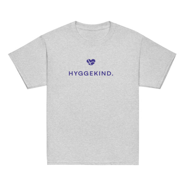 youth-classic-tee-sport-grey-front-6a14341d3804f.jpg Hyggekind. — Youth Tee für Küstenkinder